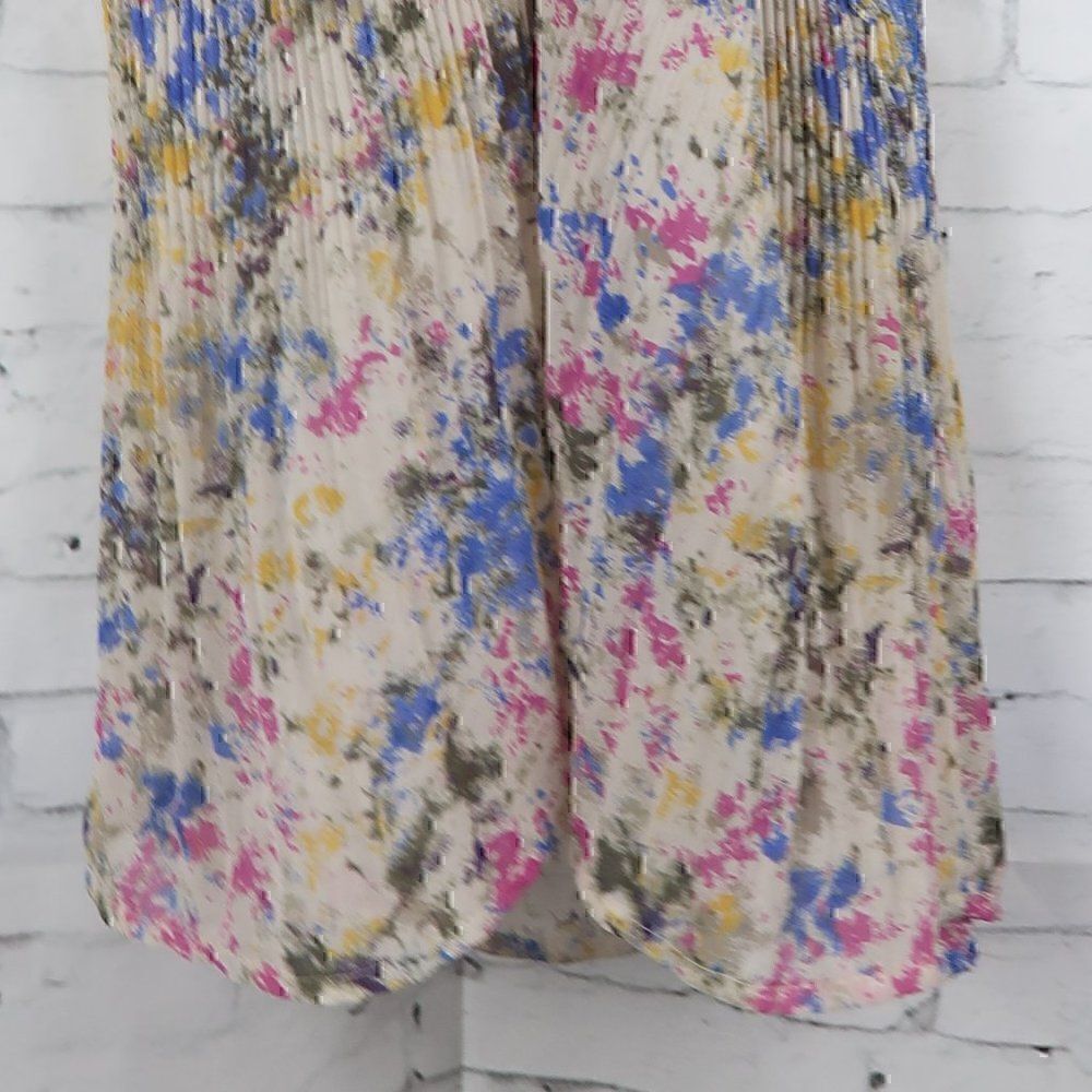DAYTRIP MULTI COLOR FLORAL ACCORDIAN FOLD CAMISOLE TOP WITH LACE DETAIL SIZE S - Picture 8 of 8